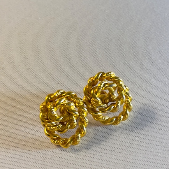 Vintage Retro Monet Gold Filled Knot Cluster Earrings Women's - Picture 2 of 5